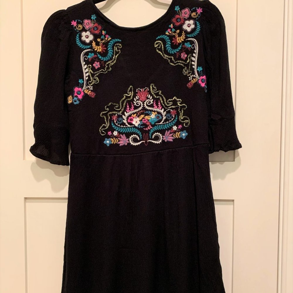 BLACK XHILARATION DRESS WITH EMBROIDERY